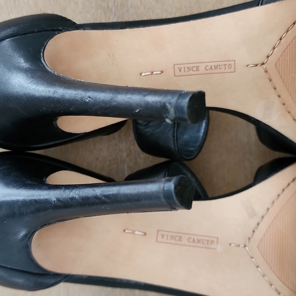 VINCE CAMUTO Carlotte Leather Asymmetrical Strappy Pointed Heel - Picture 9 of 10